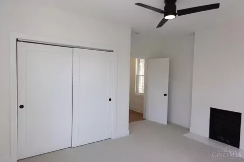 Bedroom - 2717 Arbor Ave, Cincinnati, OH 45209 photo 7 of 8