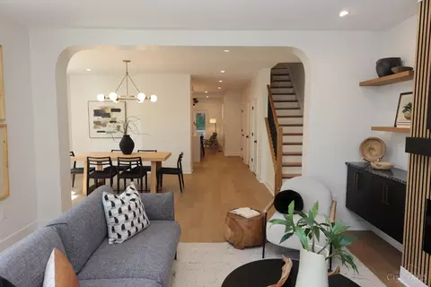 Living - 2717 Arbor Ave, Cincinnati, OH 45209 photo 5 of 6