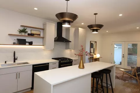 Kitchen - 2717 Arbor Ave, Cincinnati, OH 45209 photo 1 of 4