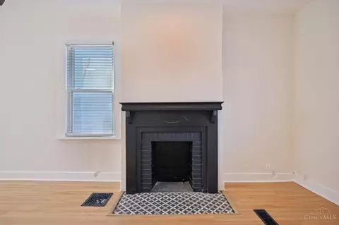Living - 3336 Graydon Ave, Cincinnati, OH 45207 photo 5 of 5