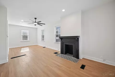 Living - 3336 Graydon Ave, Cincinnati, OH 45207 photo 1 of 5