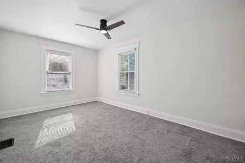Bedroom - 3336 Graydon Ave, Cincinnati, OH 45207 photo 4 of 6