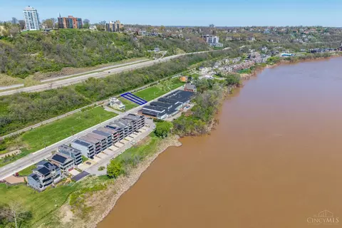 2008 Riverside Dr, Cincinnati, OH 45202