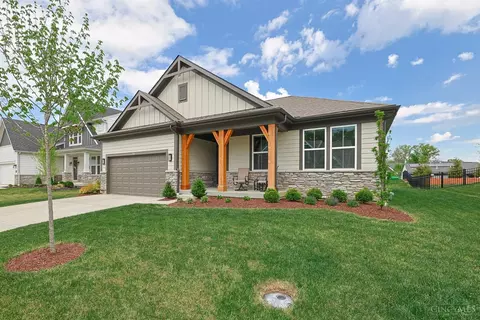3782 Prestwick Cir, Cincinnati, OH 45245