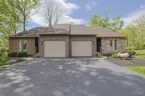 5339 Hickory Trail Ln, Blue Ash, OH 45242
