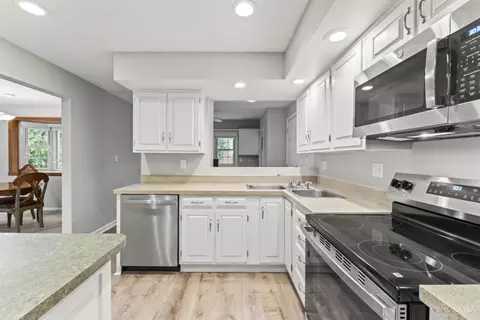 Kitchen - 1108 Pepper Hill Dr, Kettering, OH 45429 photo 3 of 4