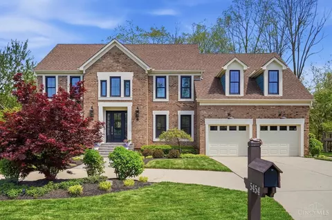 5454 Creek Bend Dr, West Chester, OH 45069