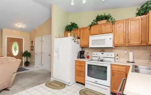 Entry Way - 4555 Brown Ave, Blue Ash, OH 45242 photo 1 of 3