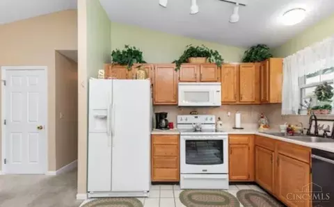 Kitchen - 4555 Brown Ave, Blue Ash, OH 45242 photo 1 of 3