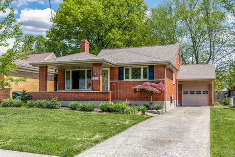 7808 Colton Ln, Deer Park, OH 45236