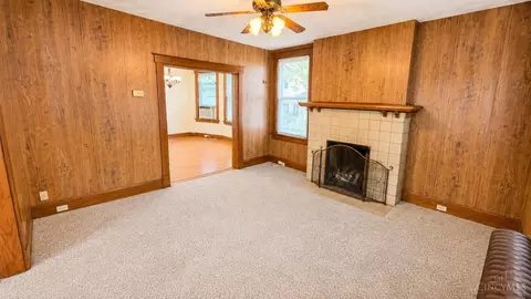 Living - 765 Mcmakin Ave, Cincinnati, OH 45232 photo 1 of 4