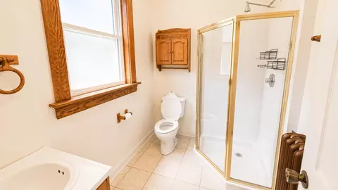 Bath - 765 Mcmakin Ave, Cincinnati, OH 45232 photo 1 of 1