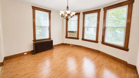 Living - 765 Mcmakin Ave, Cincinnati, OH 45232 photo 3 of 4