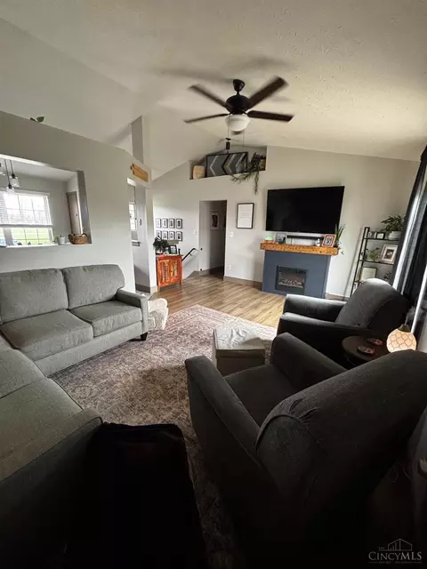 210 Robin Ave, Mount Orab, OH 45154 photo 6