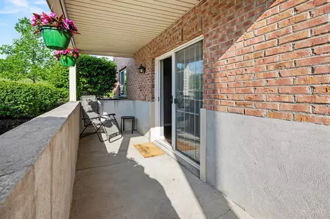 Exterior - 3318 Emerald Lakes Dr, Cincinnati, OH 45211 photo 2 of 3