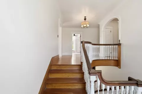 Entry Way - 1006 Lenox Pl, Cincinnati, OH 45229 photo 10 of 19