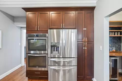 Kitchen - 1006 Lenox Pl, Cincinnati, OH 45229 photo 7 of 10