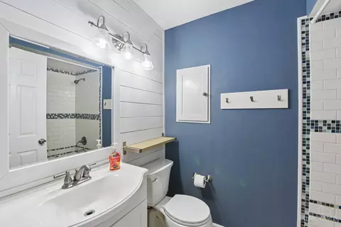Bath - 6516 Fields Ertel Rd, Cincinnati, OH 45249 photo 1 of 2