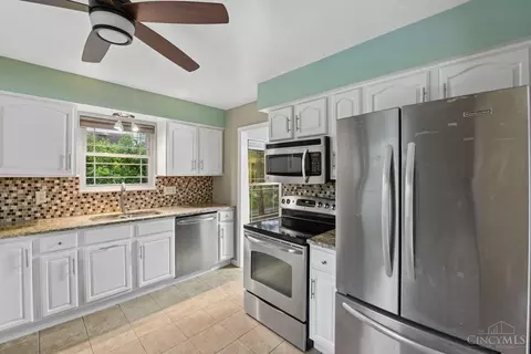 Kitchen - 6516 Fields Ertel Rd, Cincinnati, OH 45249 photo 2 of 3