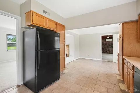 Kitchen - 2032 Arrowood Pl, Cincinnati, OH 45231 photo 5 of 5