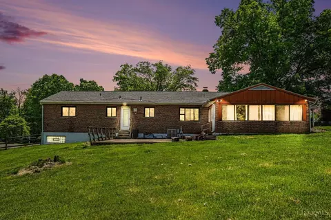 Exterior - 2032 Arrowood Pl, Cincinnati, OH 45231 photo 6 of 10