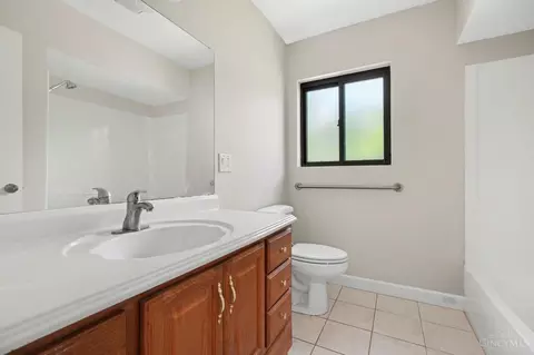 Bath - 2032 Arrowood Pl, Cincinnati, OH 45231 photo 2 of 2