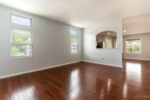 Living - 5984 Oak Leaf Ct, Morrow, OH 45152 photo 4 of 4