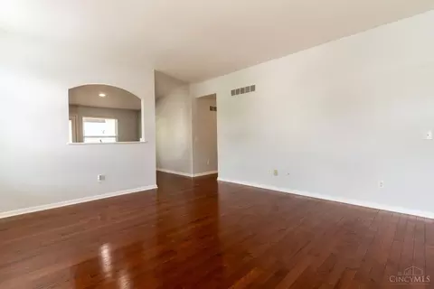 Living - 5984 Oak Leaf Ct, Morrow, OH 45152 photo 3 of 4
