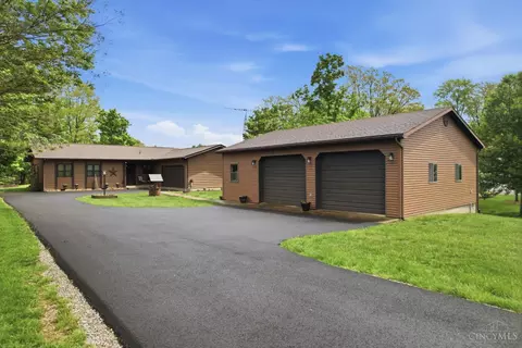 1112 Waynoka Dr, Lake Waynoka, OH 45171
