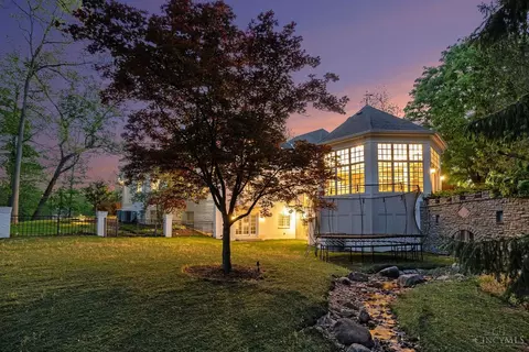 Exterior - 580 Chaswil Dr, Cincinnati, OH 45255 photo 7 of 18
