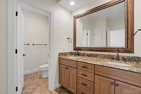 Bath - 580 Chaswil Dr, Cincinnati, OH 45255 photo 7 of 9