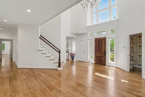 Entry Way - 580 Chaswil Dr, Cincinnati, OH 45255 photo 1 of 4