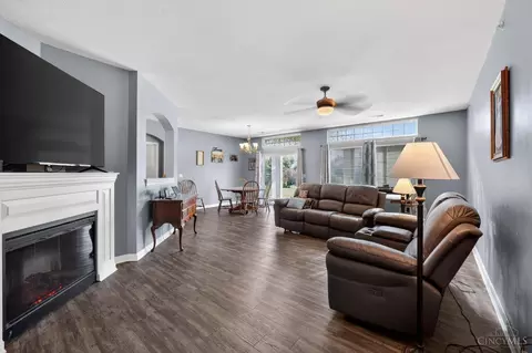 7615 Skyview Cir, Cincinnati, OH 45248 photo 3