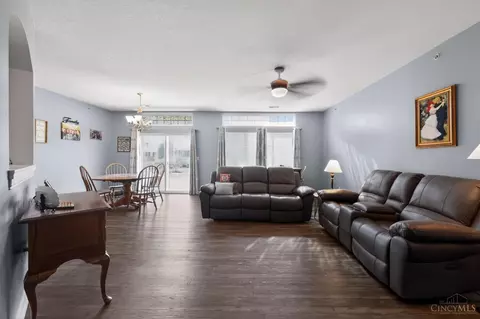 7615 Skyview Cir, Cincinnati, OH 45248 photo 4