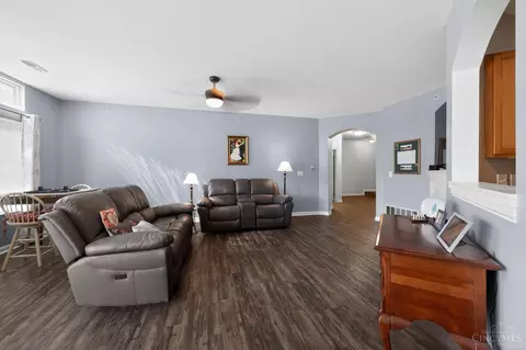 7615 Skyview Cir, Cincinnati, OH 45248 photo 2