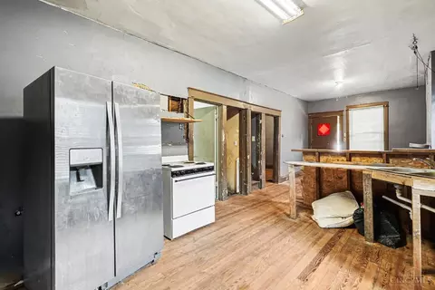Kitchen - 4403 Watterson St, Cincinnati, OH 45227 photo 2 of 2