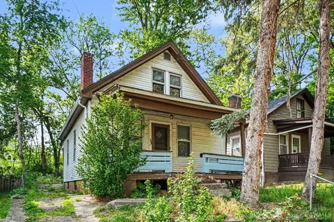 4403 Watterson St, Cincinnati, OH 45227