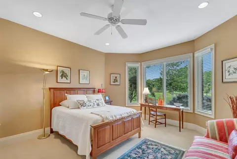 Bedroom - 5190 Emerald View Dr, Hamilton Township, OH 45039 photo 2 of 3
