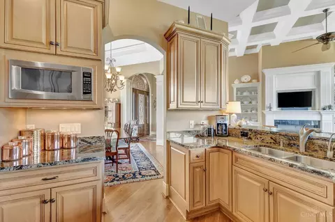 Kitchen - 5190 Emerald View Dr, Hamilton Township, OH 45039 photo 1 of 6