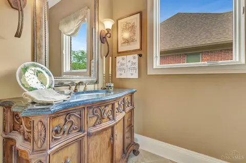 Bath - 5190 Emerald View Dr, Hamilton Township, OH 45039 photo 3 of 6