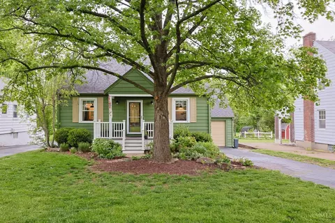 444 Sharon Rd, Springdale, OH 45246