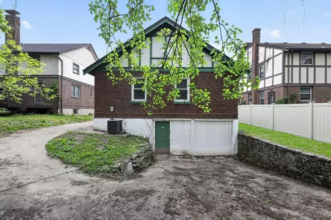 2725 Orland Ave, Cincinnati, OH 45211