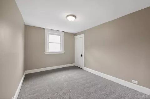 Bedroom - 4938 Plainville Rd, Cincinnati, OH 45227 photo 4 of 12