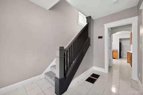 Entry Way - 4938 Plainville Rd, Cincinnati, OH 45227 photo 1 of 2
