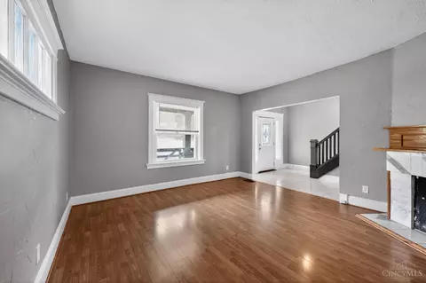 Living - 4938 Plainville Rd, Cincinnati, OH 45227 photo 5 of 6