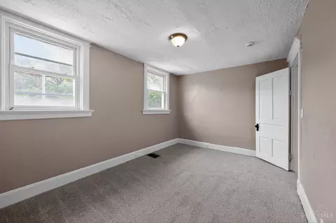 Bedroom - 4938 Plainville Rd, Cincinnati, OH 45227 photo 7 of 12