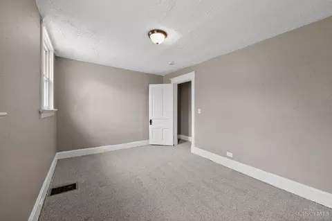 Bedroom - 4938 Plainville Rd, Cincinnati, OH 45227 photo 1 of 12
