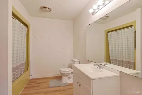 Bath - 76 Stivers Rd, Aberdeen, OH 45101 photo 1 of 4