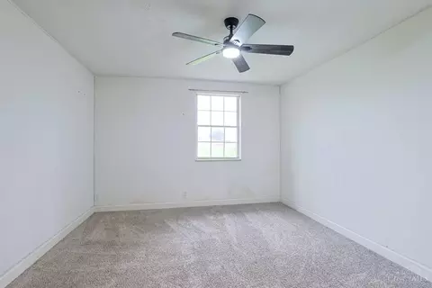 Bedroom - 76 Stivers Rd, Aberdeen, OH 45101 photo 3 of 4