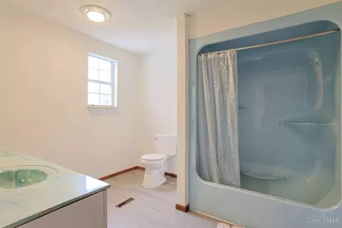 Bath - 76 Stivers Rd, Aberdeen, OH 45101 photo 4 of 4